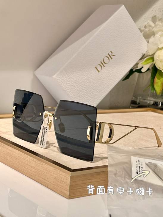 Picture of Dior Sunglasses _SKUfw76705655fw